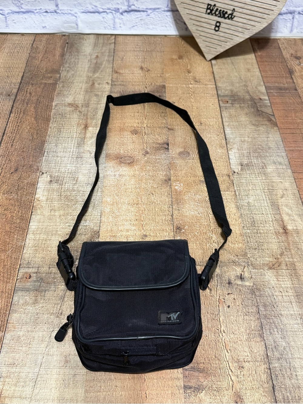 Rare 1999 convertible MTV black fanny pack / satchel.
